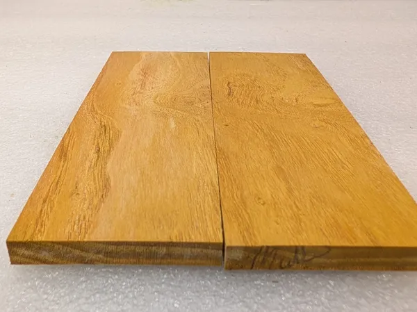 Clear Stabilized Mulberry Knife Scales — photo 2